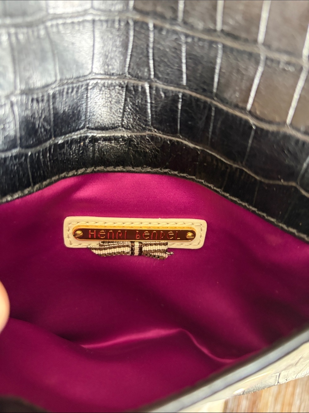 Henri Bendel Debutante Croc embossed Leather Wristlet Clutch with Gold Hardware - Picture 7 of 14